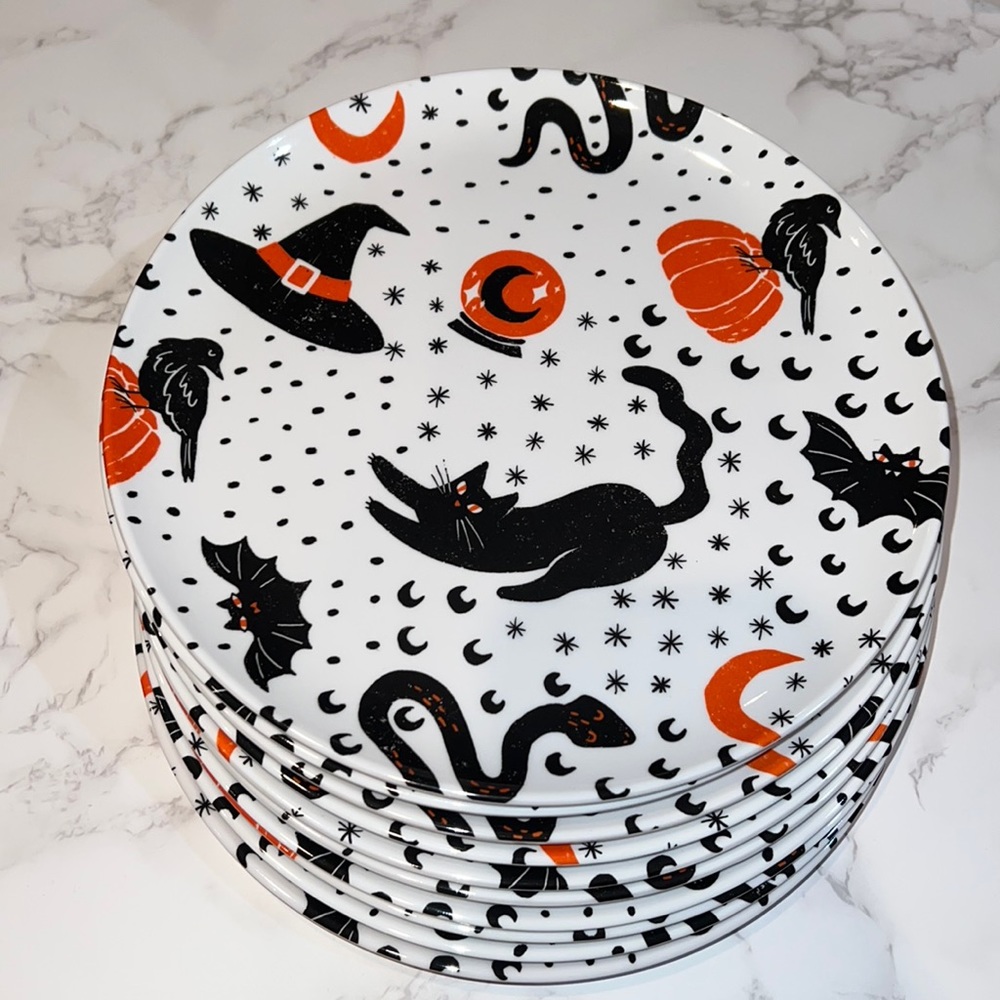 NWT 10pc Hyde & EEK! Boutique™ white scary Icons Dinner Plates